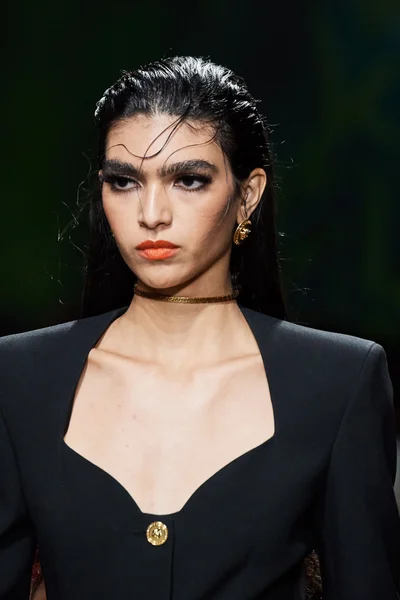Look 1